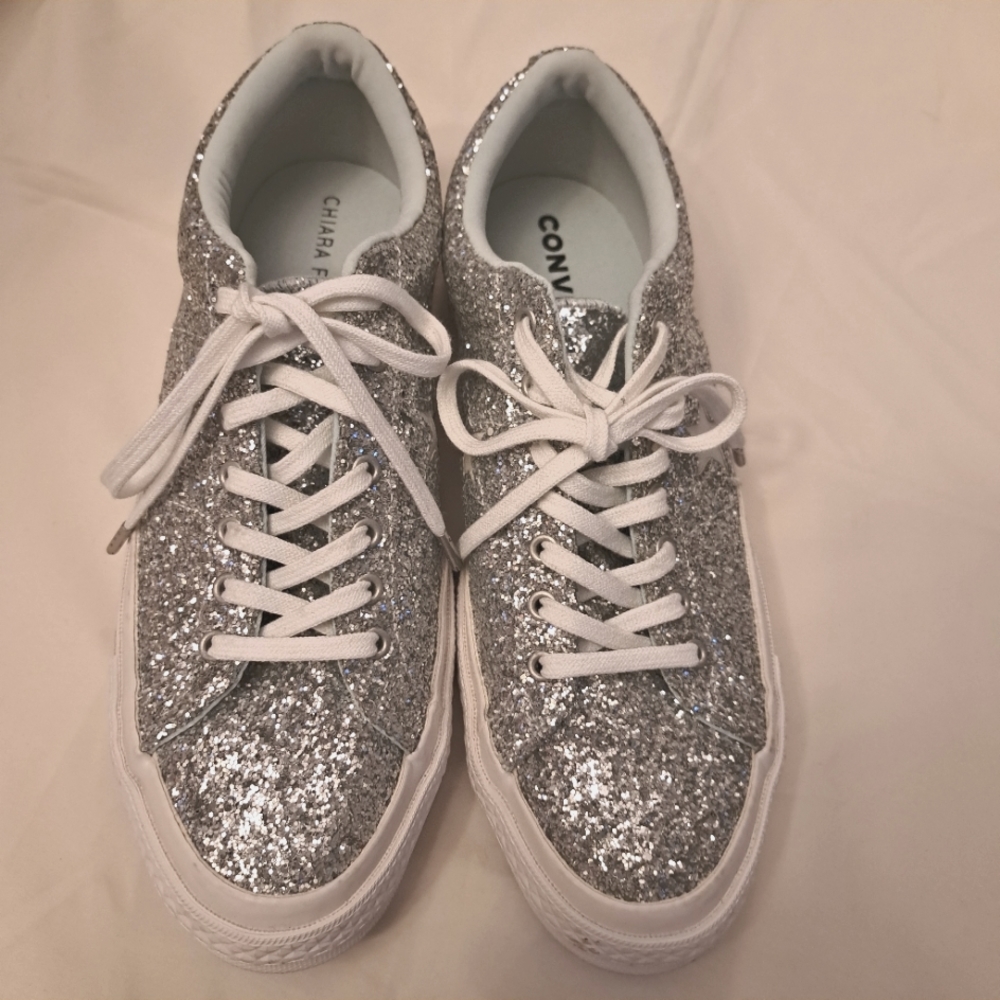 Chiara ferragni converse sneakers